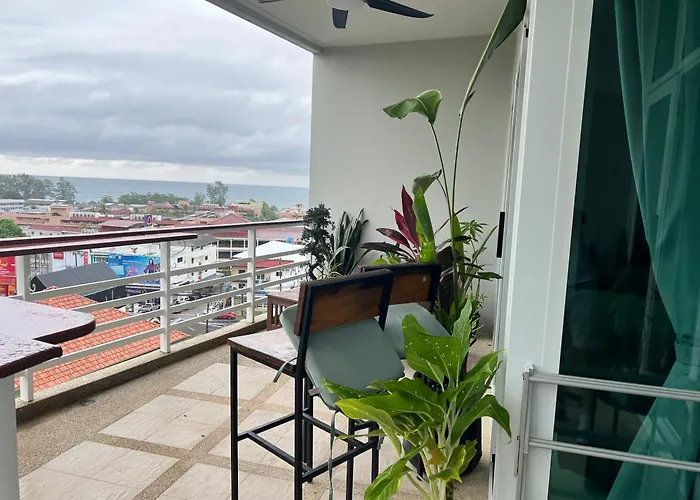 Karon Hill 1 Bedroom City & Ocean, City And Mountain View