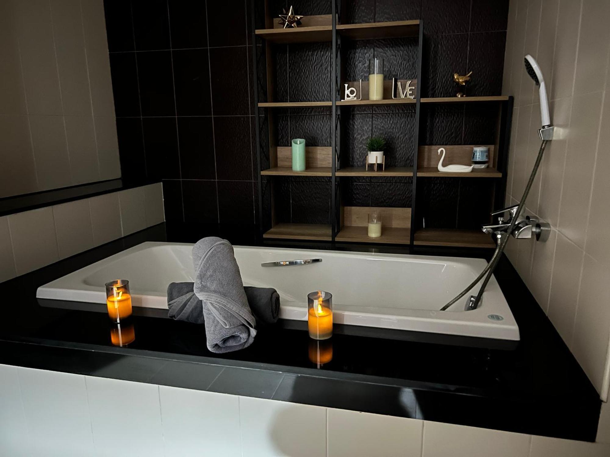 Karon Hill 1 Bedroom & Ocean, And Mountain View Appartamento Ban Karon